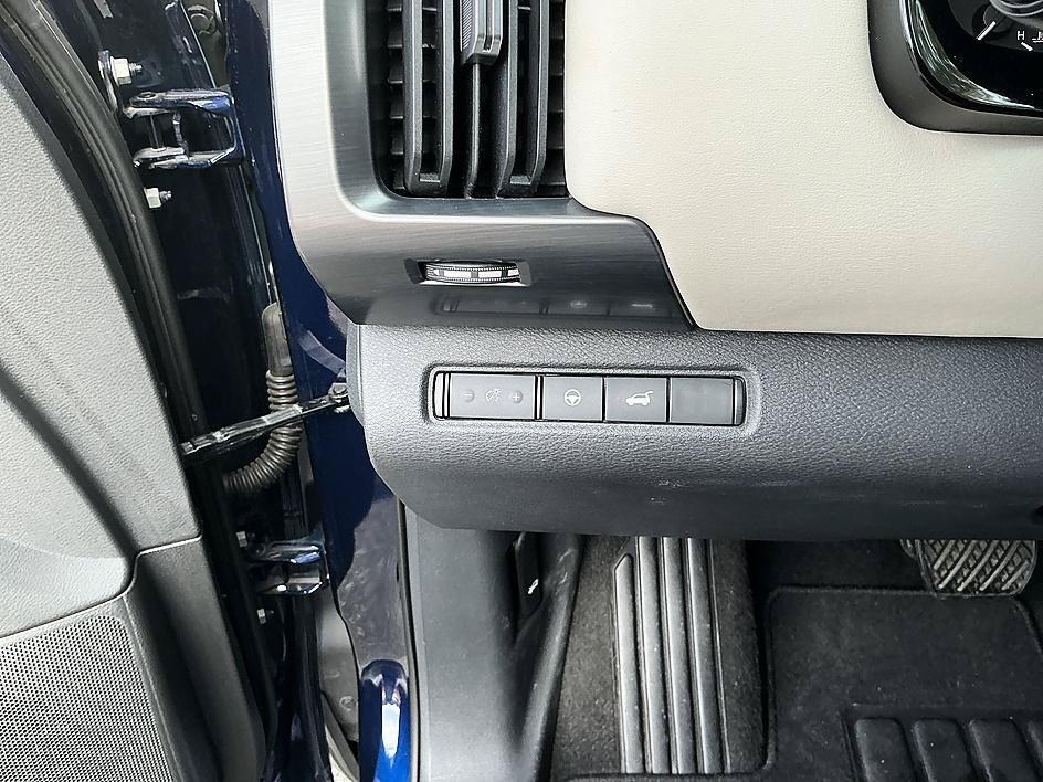 Certified 2022 Nissan Pathfinder SL FWD image 13