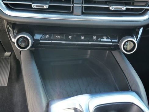 Used 2024 Chevrolet Equinox EV LT FWD image 19