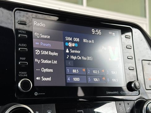 Used 2021 Toyota Highlander XLE image 23