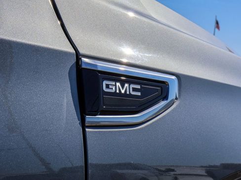 Used 2023 GMC Yukon Denali image 11