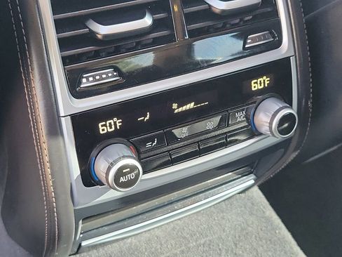 Used 2020 BMW 740i image 22