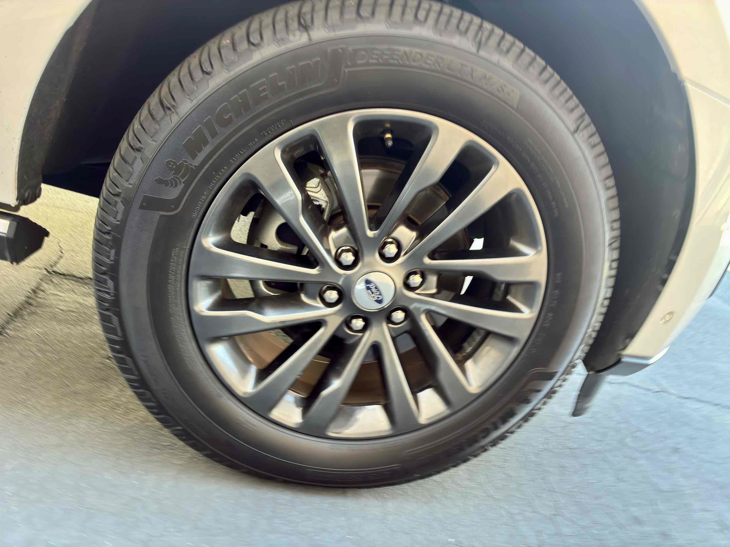 Used 2019 Ford Expedition Limited w/ Equipment Group 301A AWD/4WD image 12