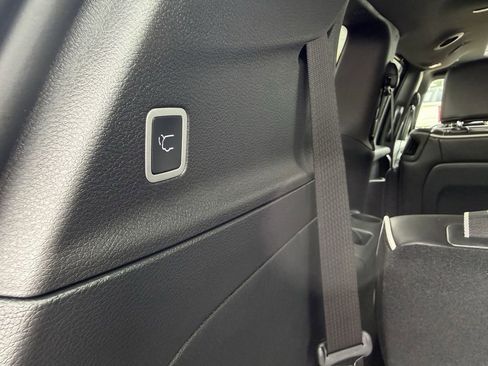 New 2026 Chrysler Pacifica Limited w/ S Appearance Package image 37