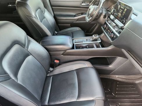 Used 2022 Nissan Pathfinder SL FWD image 14