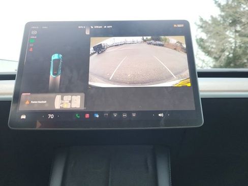 Used 2022 Tesla Model Y Performance image 18