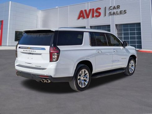 Used 2023 Chevrolet Suburban Premier image 6
