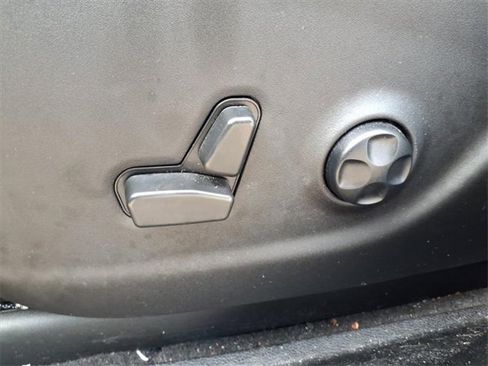 Used 2021 Jeep Cherokee Latitude Lux w/ Comfort/Convenience Group image 25