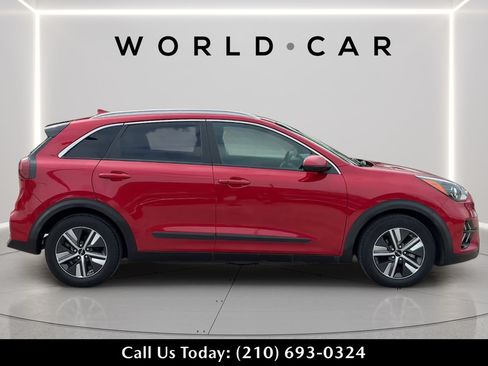 Used 2022 Kia Niro LXS FWD image 2