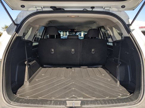 Used 2023 Kia Sorento LX image 10