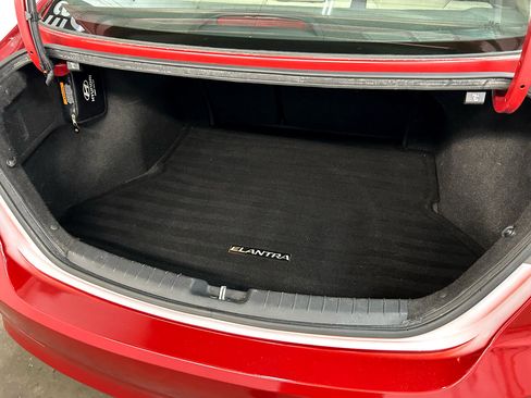 Used 2018 Hyundai Elantra SEL image 14