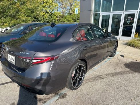 Used 2025 Alfa Romeo Giulia AWD image 8