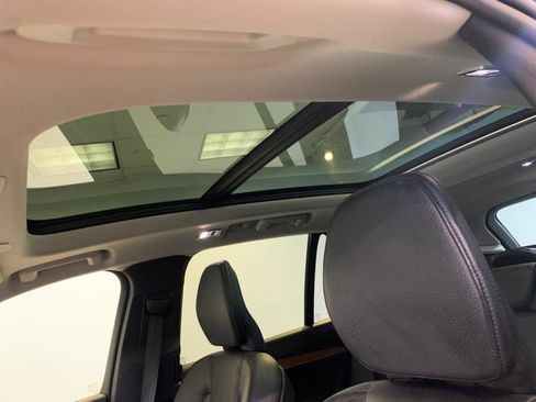 Used 2022 Volvo XC90 T6 Momentum w/ Climate Package image 18