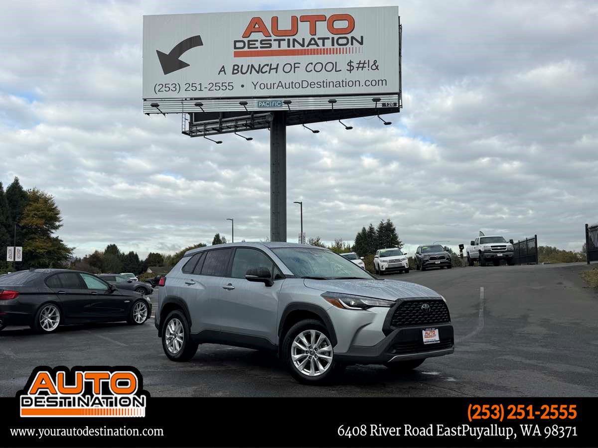 Used 2025 Toyota Corolla Cross LE AWD/4WD image 1