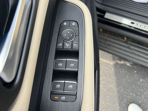 New 2025 Nissan Armada Platinum Reserve image 19