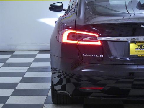 Used 2018 Tesla Model S 100D image 26