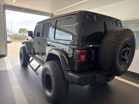 Used 2019 Jeep Wrangler Unlimited Sahara w/ Quick Order Package 24M Moab image 5