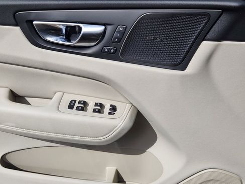 New 2026 Volvo XC60 B5 Ultra w/ Protection Package Premier image 13