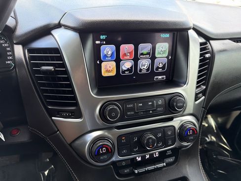 Used 2019 Chevrolet Suburban LS RWD image 20
