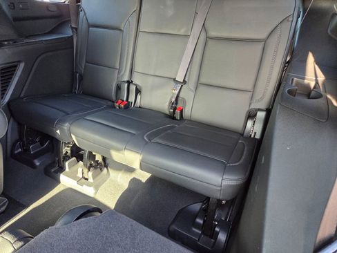 Used 2025 GMC Yukon Denali AWD/4WD image 15