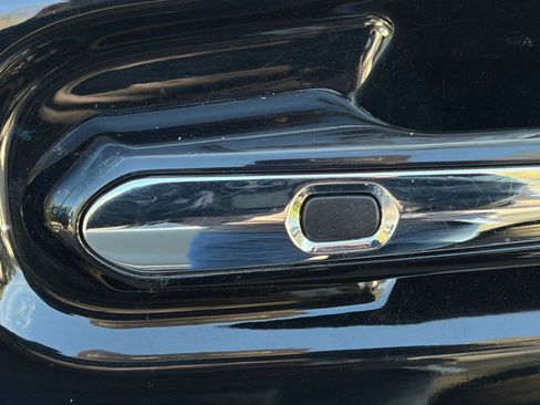 Used 2024 Toyota Sienna XLE image 21