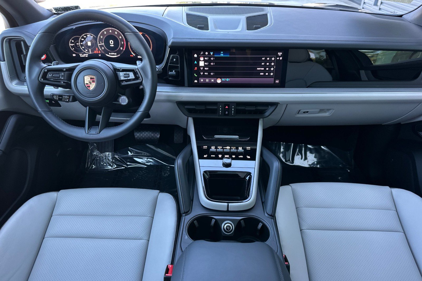 Used 2026 Porsche Cayenne AWD/4WD image 6
