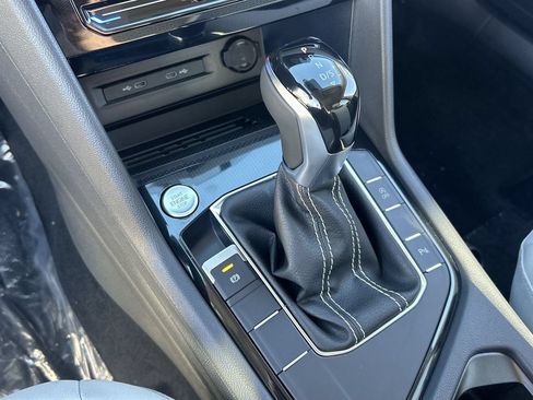 New 2026 Volkswagen Taos SE FWD image 26