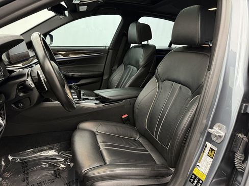 Used 2019 BMW M550i xDrive image 8