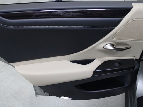 Used 2019 Lexus ES 350 w/ Premium Package image 22