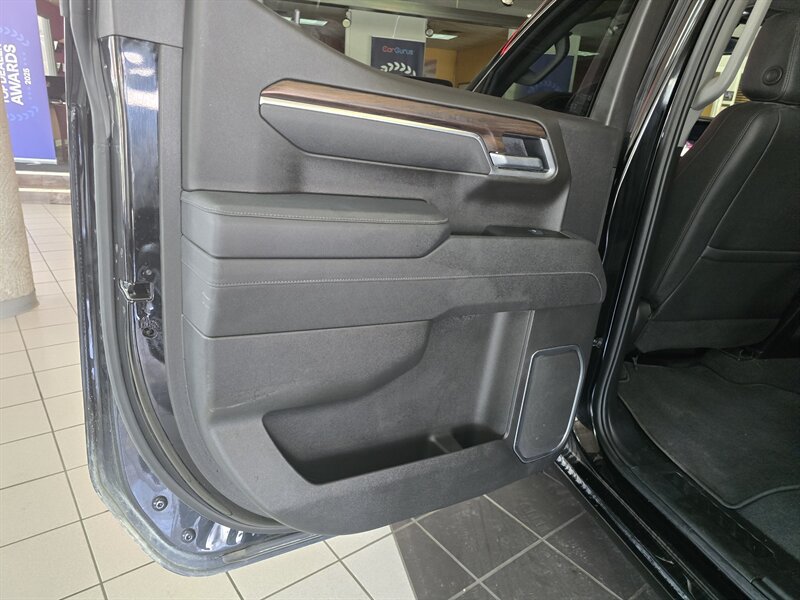 Used 2025 GMC Sierra 1500 SLT AWD/4WD image 15
