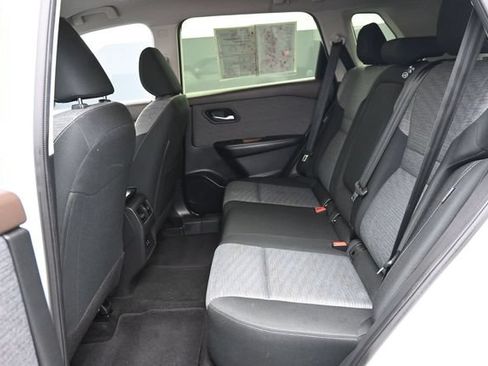 Used 2023 Nissan Rogue SV AWD/4WD image 15