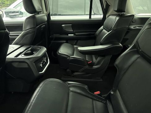Used 2025 Ford Expedition Platinum AWD/4WD image 12