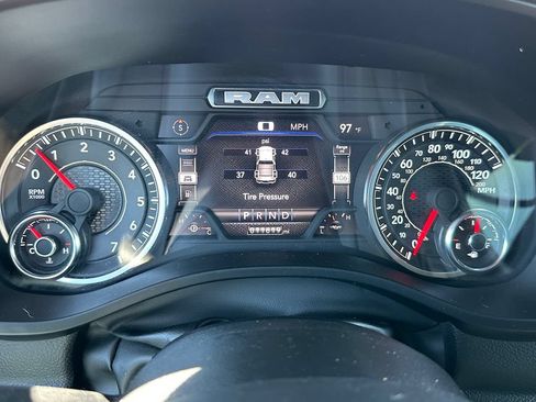 Used 2024 RAM 1500 Big Horn RWD image 27
