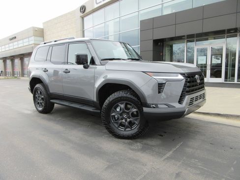 Used 2026 Lexus GX 550 image 13