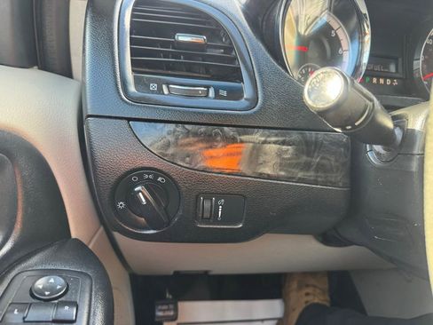 Used 2014 RAM C/V Tradesman image 24