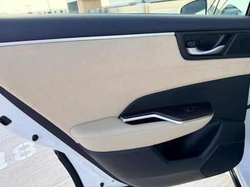 Used 2018 Honda Clarity Touring image 13