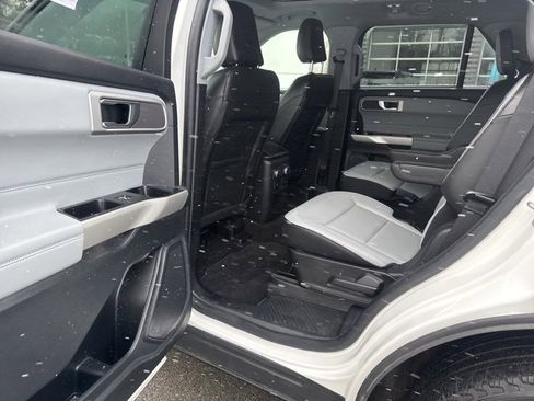 Used 2021 Ford Explorer XLT w/ Equipment Group 202A image 21