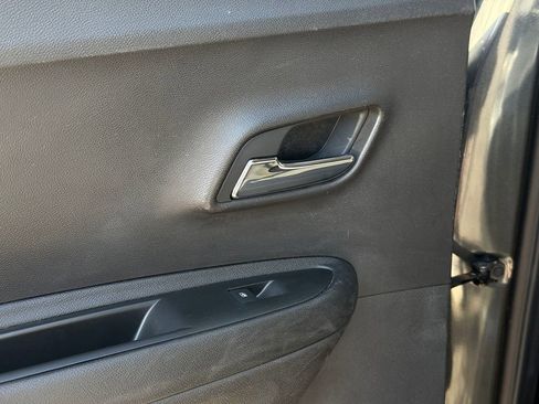 Used 2017 Chevrolet Trax LT image 38