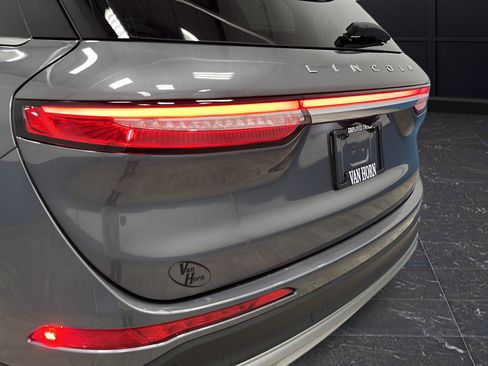 Used 2025 Lincoln Corsair Reserve AWD/4WD image 39