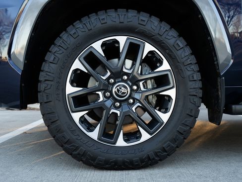 Used 2023 Toyota Sequoia Limited image 14