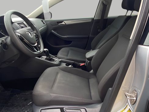 Used 2016 Volkswagen Jetta SE FWD image 9