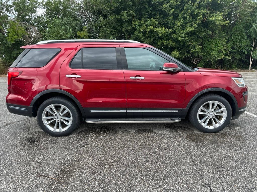 Used 2018 Ford Explorer Limited w/ Ford Safe & Smart Package AWD/4WD image 7