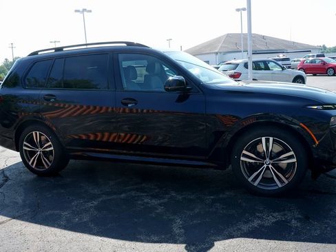 New 2026 BMW X7 M60i w/ Executive Package image 3
