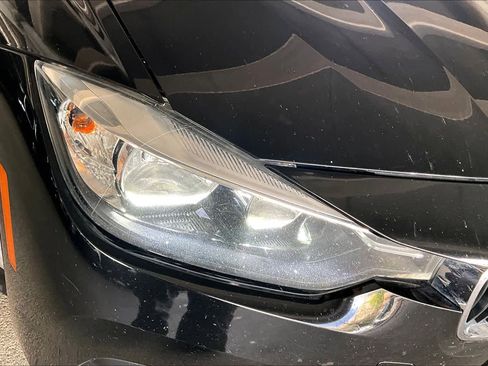 Used 2017 BMW 320i Sedan image 26