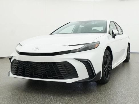 Used 2026 Toyota Camry SE FWD image 44