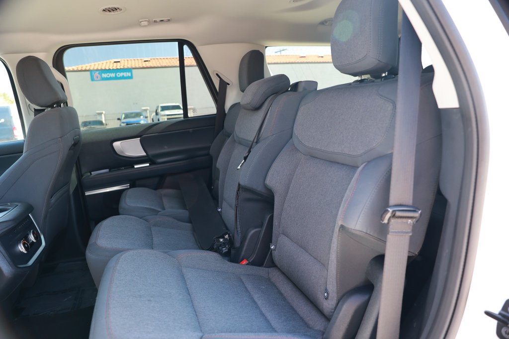 Used 2025 Ford Expedition Active RWD image 36
