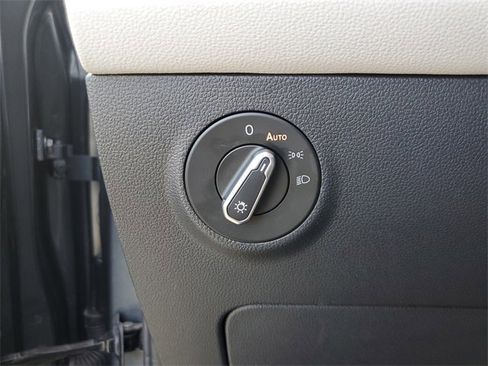 Certified 2025 Volkswagen Taos S image 28