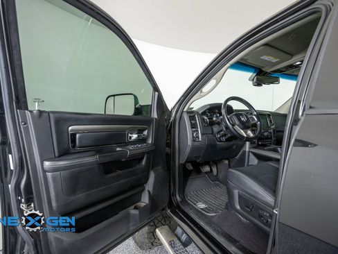 Used 2018 RAM 3500 Laramie w/ Sport Appearance Group AWD/4WD image 9