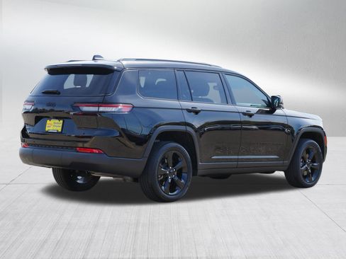 Used 2024 Jeep Grand Cherokee L Altitude AWD/4WD image 7