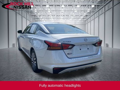 Used 2023 Nissan Altima 2.5 SV FWD image 7