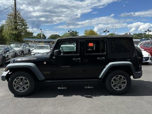 Used 2015 Jeep Wrangler Unlimited Rubicon w/ Connectivity Group image 2